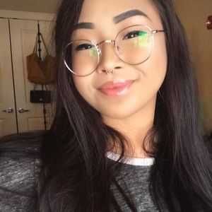 Meet your Posher, Lily